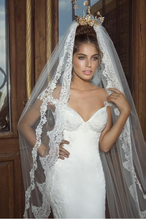Sexy Lace Strap Slim Satin Bodice Lace Appliqued Tulle Sheath Wedding Dress 