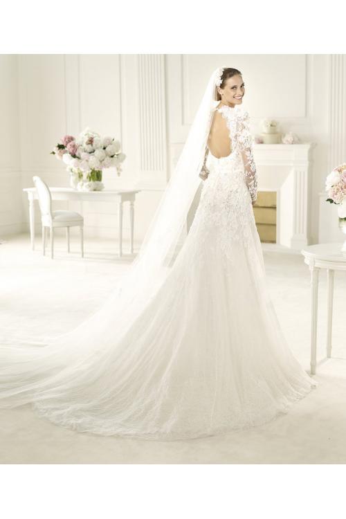 Honorable A-line Long Sleeve Beading Lace Hand Made Flowers Sweep/Brush Train Tulle Wedding Dresses