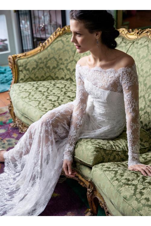 Exquisite Long Sleeves A-Line Lace Wedding Dress with Button Back 