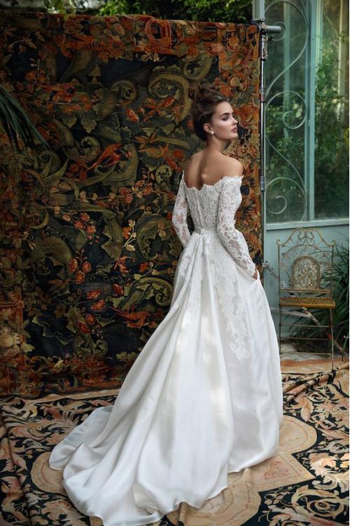 Boho Off Shoulder Lace Ball Gown Satin Wedding Dress 