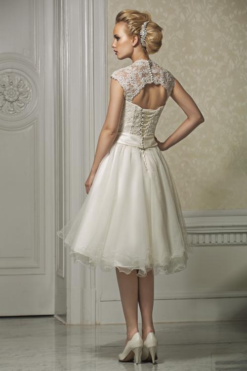 Charming A-line Straps Beading&Sequins Lace Knee-length Organza Wedding Dresses