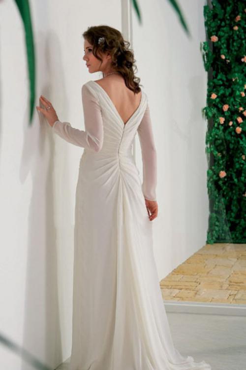 Charming A-line V Neck Long Sleeved Chiffon Wedding Dress 