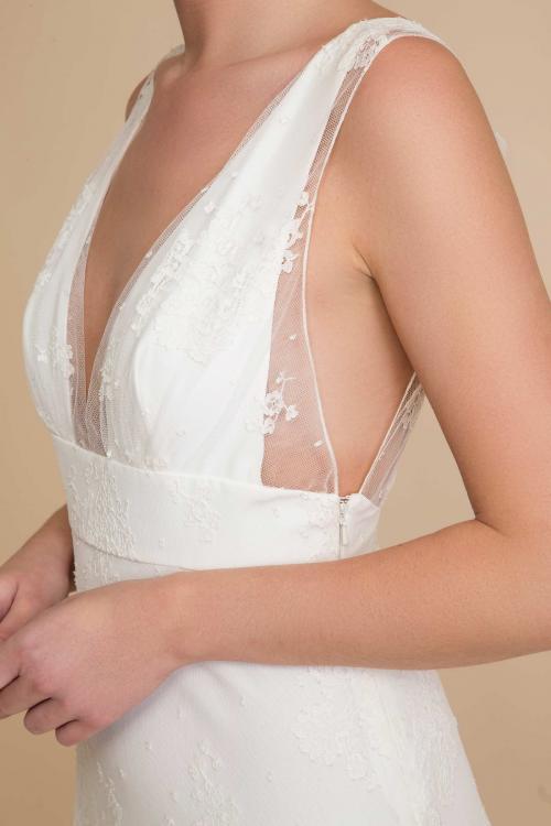 Sexy Ivory A-line Deep V-neck Sleeveless Lace Sweep Train Long wedding dresses