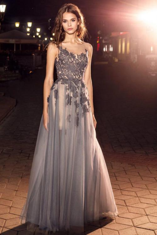  A-line Bateau Neckline Sleeveless Lace Appliques Floor-length Long Tulle Prom Dresses