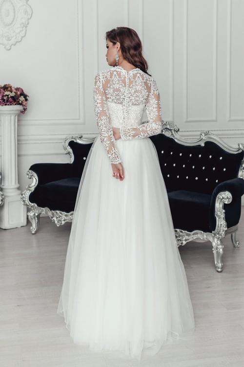 Classic V-neck Long Illusion Sleeve Lace Top Floor-length A-line Long Tulle Wedding Dresses with Buttons Back