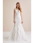 Generous & Charming Column V-neck Feathers/Fur Lace Court Train Long Wedding Dresses