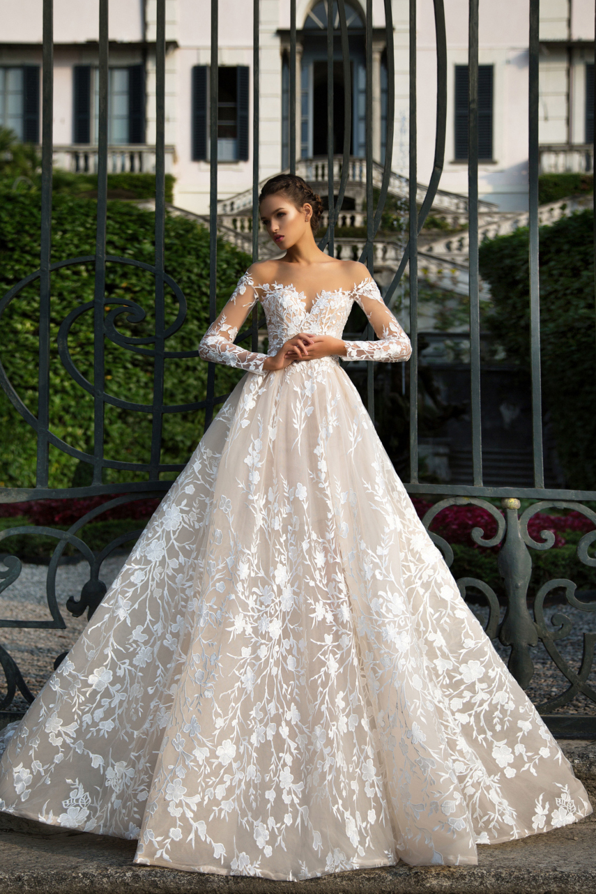 Gorgeous Lace Embroidery Long Princess Blush Wedding Dress with Long Sleeves