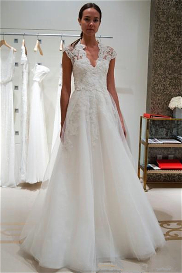 Chic Elegant Cap Sleeve Lace Bodice A-line Tulle Full Back Wedding Dress