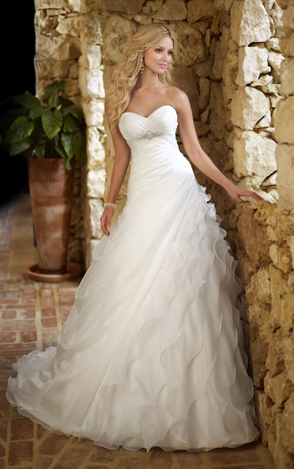 Charming A-line Sweetheart Beading&Sequins Cascading Ruffles Ruching Sweep/Brush Train Organza Wedding Dresses